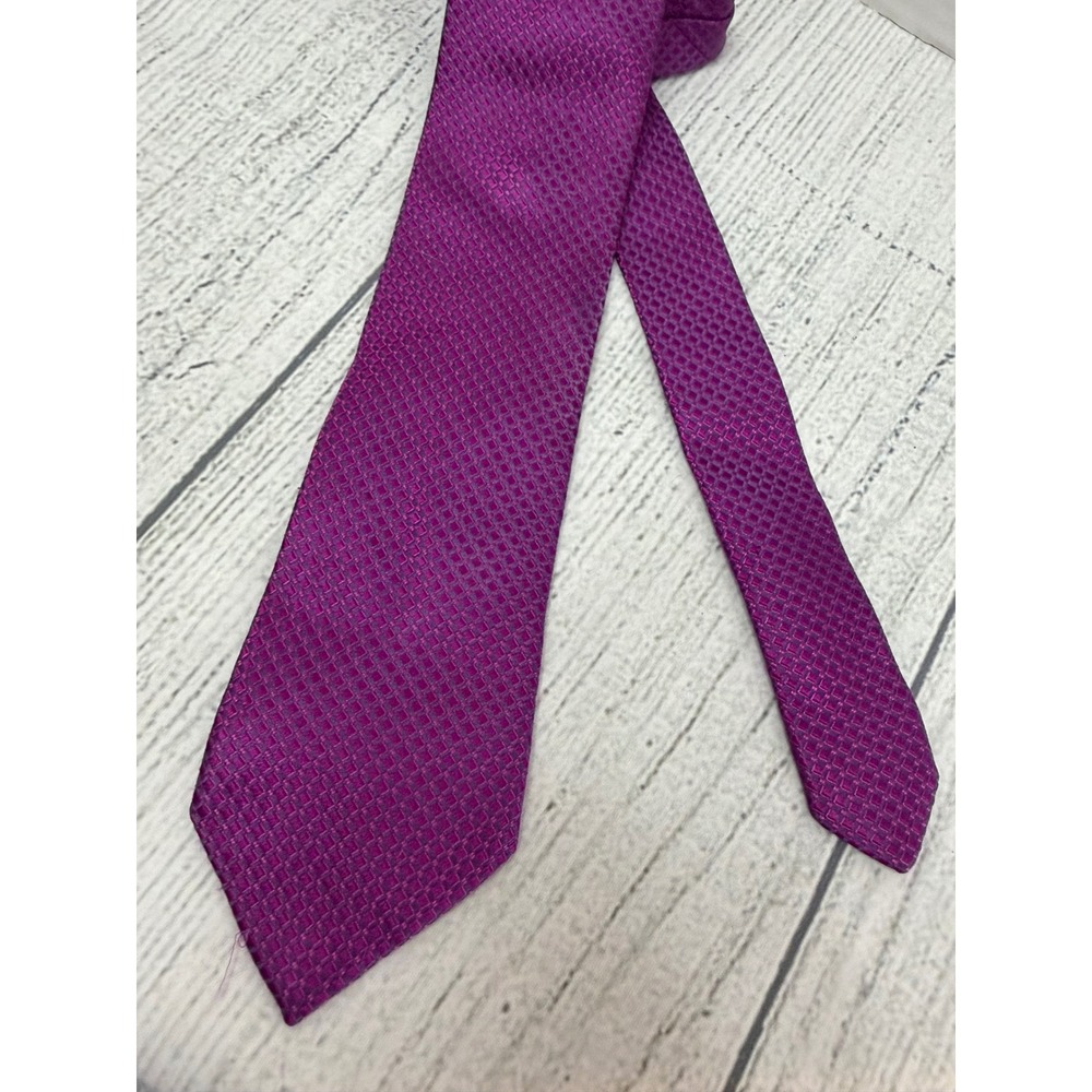 Saks Fifth Avenue Mens Silk Tie Magenta Purple Geometric Diamond Made in Italy